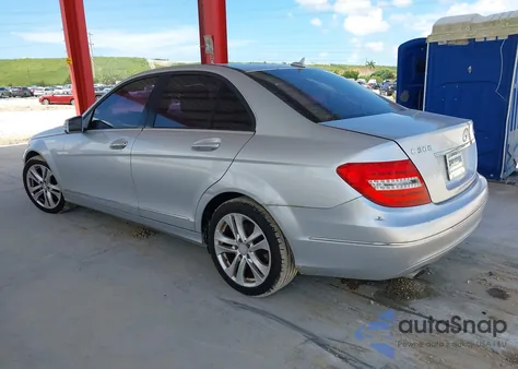 2013 Mercedes-Benz C 300 Luxury 4Matic from USA, damaged, VIN WDDGF8AB4DA831292